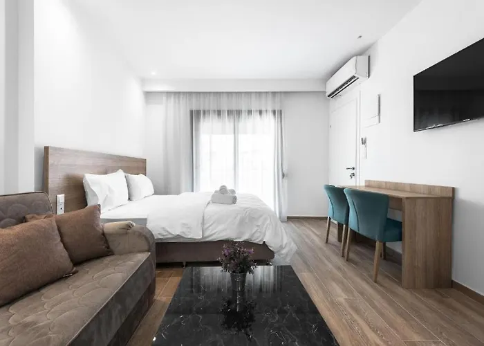 Penthouse Level 8, Nilie Hospitality Mgmt