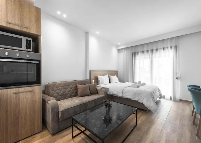 Penthouse Level 8, Nilie Hospitality Mgmt